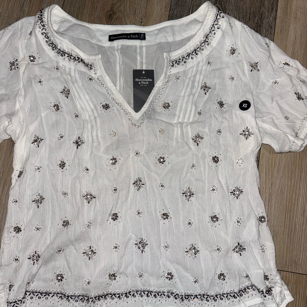 ‼️SOLD‼️Abercrombie & Fitch White Embroidered Blouse - Picture 1 of 8